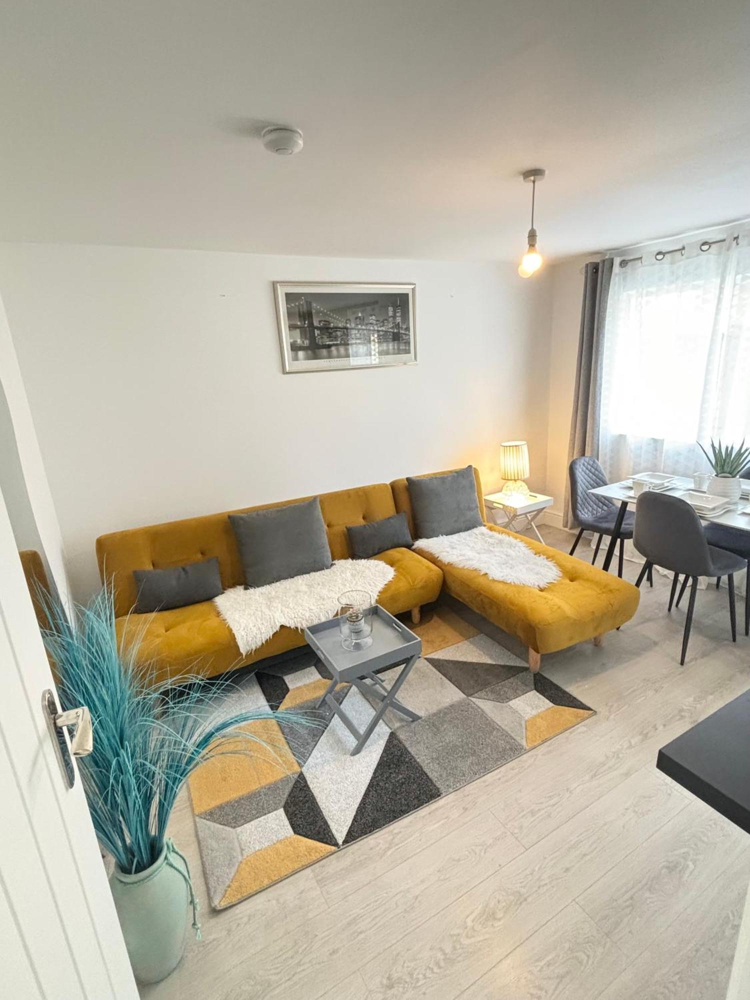 Апартаменты Cosy Modern Flat With Garden Бирмингем Экстерьер фото